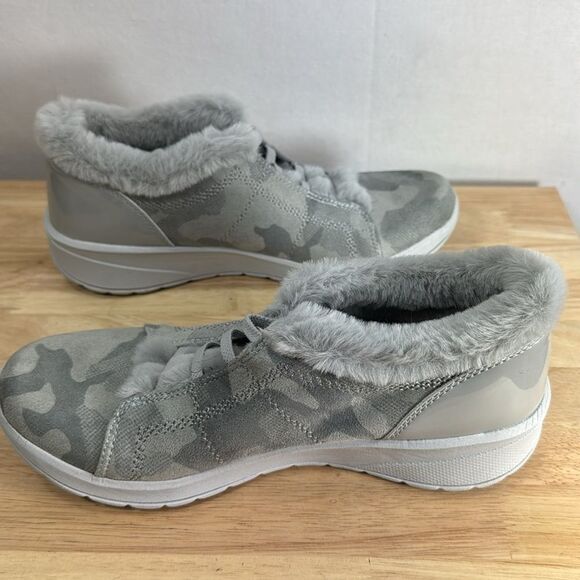 Bzees Women's Golden Bootie- Grey Cameo- Size 8.5 M- NIB - Picture 4 of 6